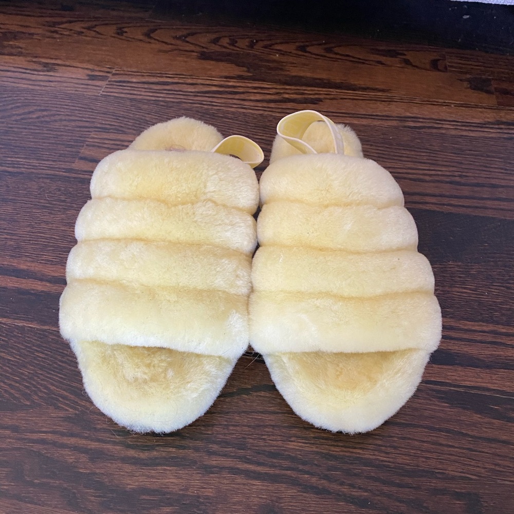 Ugg Fluff Yeah Yellow Slippers size 8. Only wore once
